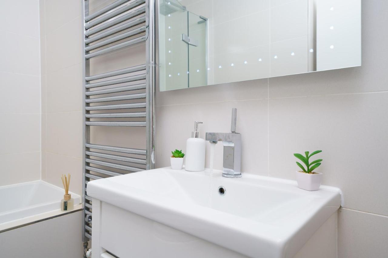 Pristine Rooms In Central Лондон Экстерьер фото